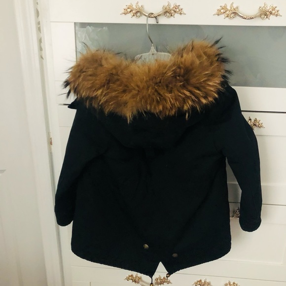 Girls parka with real fur collar and lining - Picture 3 of 8